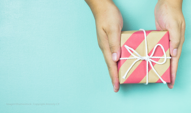 7 rules to remember when giving your employees gifts